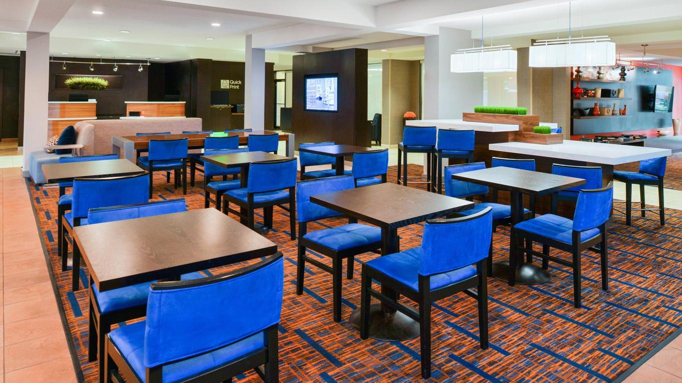 Courtyard by Marriott Beaumont